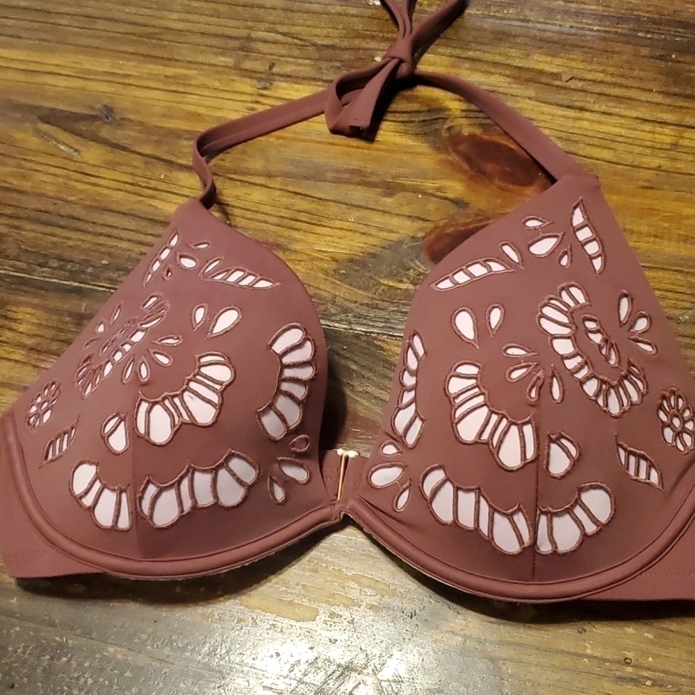 𝅺Cut-Out Pushup Bikini Top - Shade & Shore - Size 38D